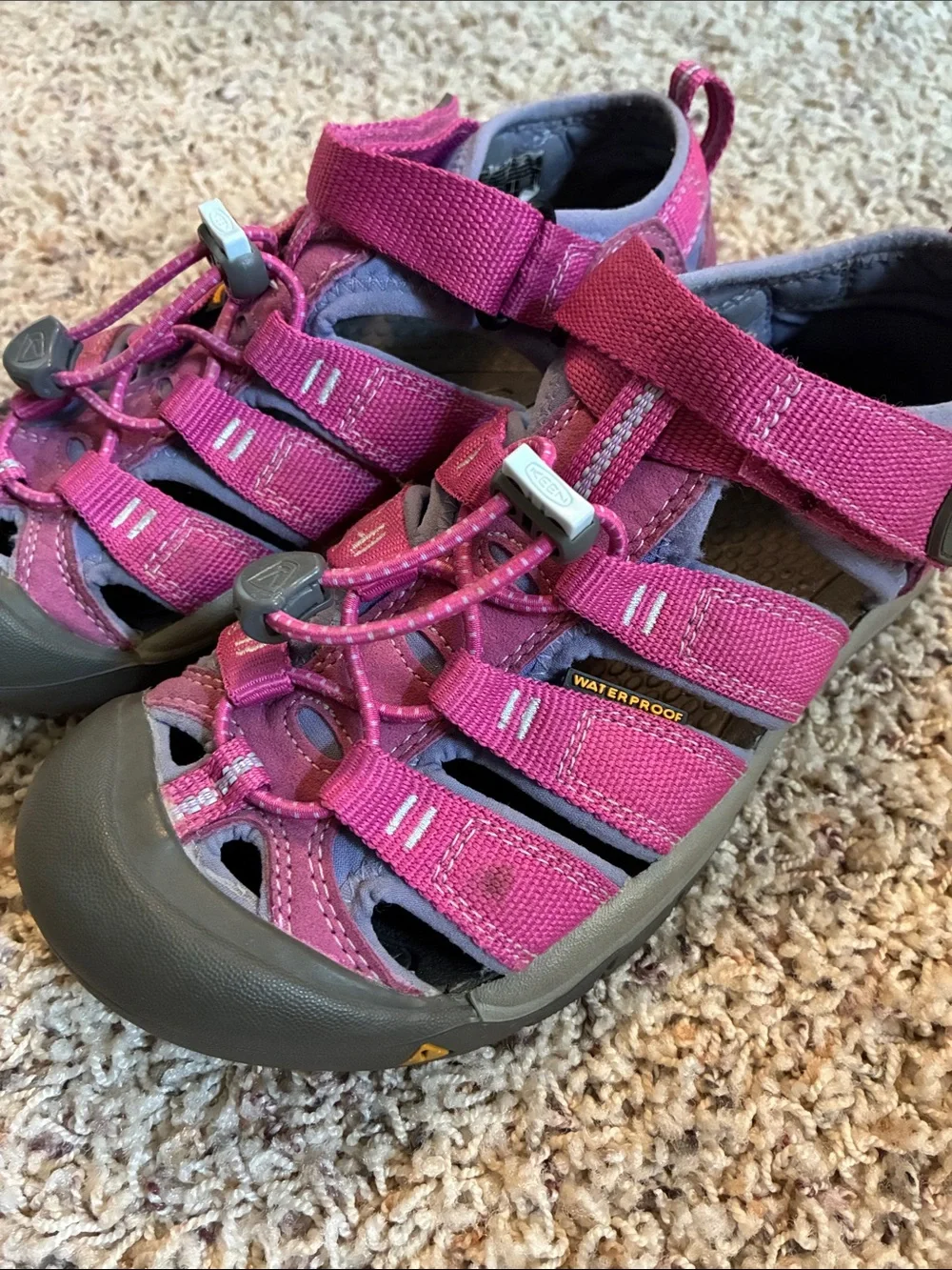 Keen Newport Girls Water Sandals, size 3